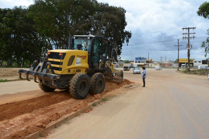 Prefeitura conclui imprimação e terraplanagem em dois trechos da Rua N, no bairro Morada dos Pássaros